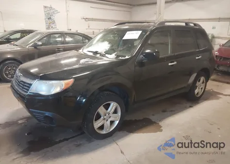 2010 Subaru Forester 2.5X Premium z USA, uszkodzony, nr VIN JF2SH6CC7AH739137